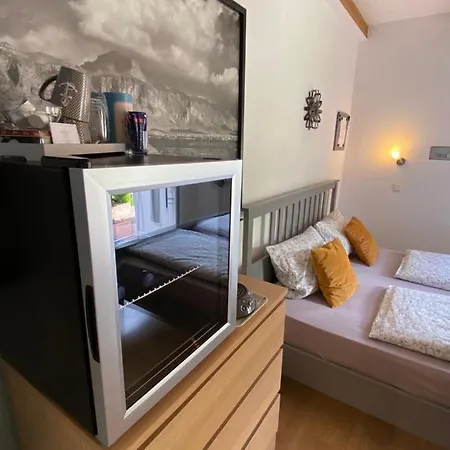 Kleines Doppelzimmer Mit Eigenem Bad Und Kuehlschrank, Frisch Saniert Friedrichskoog Exterior photo