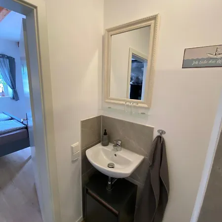 Kleines Doppelzimmer Mit Eigenem Bad Und Kuehlschrank, Frisch Saniert Friedrichskoog Exterior photo