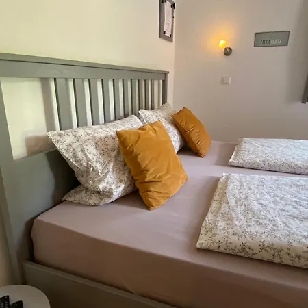 Kleines Doppelzimmer Mit Eigenem Bad Und Kuehlschrank, Frisch Saniert Friedrichskoog Exterior photo