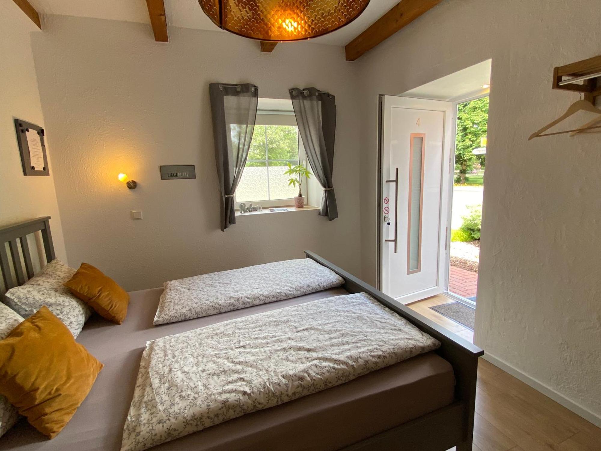 Homestay Kleines Doppelzimmer Mit Eigenem Bad Und Kuehlschrank, Frisch Saniert *